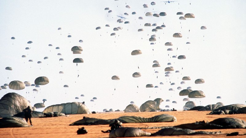 JUST IN - Thousands of paratroopers from the U.S. Army's 82nd Airborne Division arrive in the Middle East.Read here: 