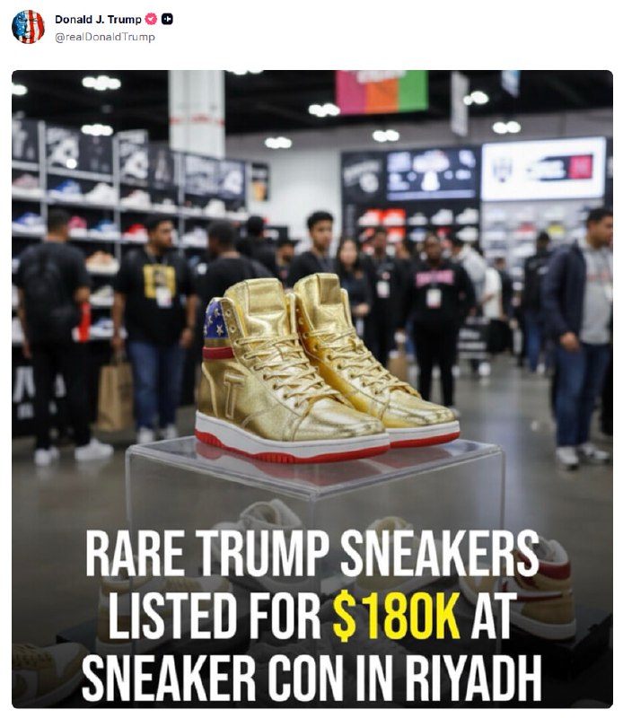 JUST IN - Trump posts a photo of 