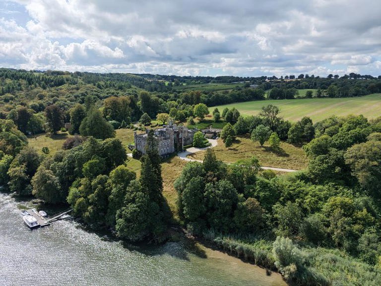 Zuckerberg and his wife buy Gothic castle in Ireland