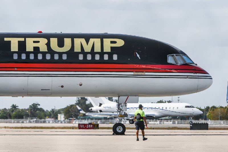 Gov. DeSantis signs law renaming Palm Beach airport after Donald Trump