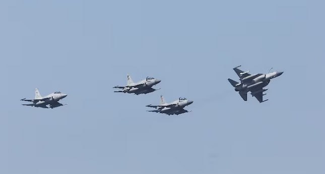 JUST IN - Pakistan deploys 8,000 troops, a squadron of fighter jets and Chinese HQ-9 air defence system to Saudi Arabia, under a mutual defence pact, with military and air force crew deployed during the Iran war reportedly having an 