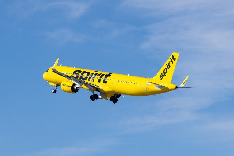 Spirit Airlines prepares to shut down as rescue deal falls apart