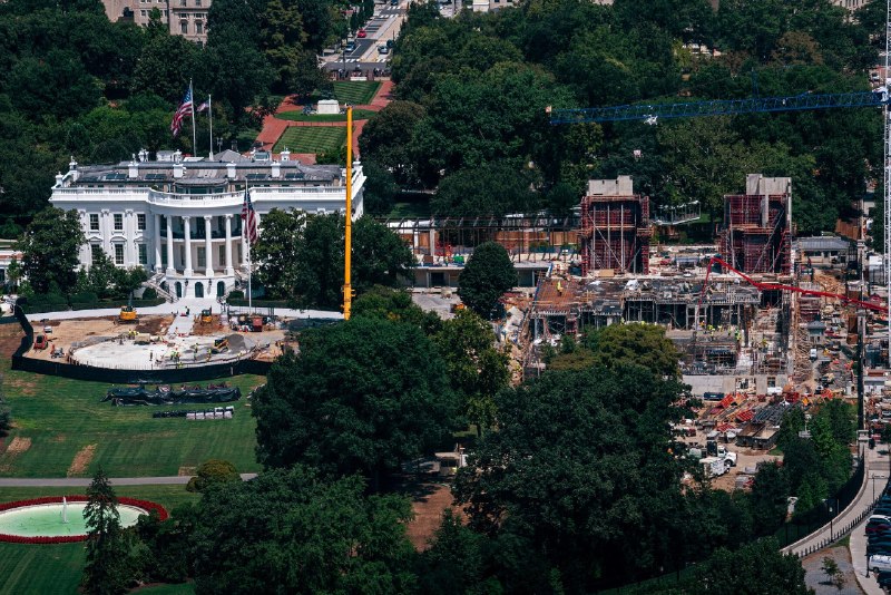Supreme Court temporarily allows Trump ballroom construction to continue