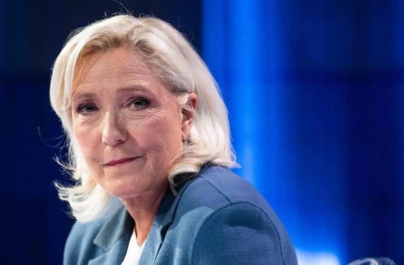 JUST IN - Marine Le Pen loses her appeal case and is found guilty, upholding the March 2025 verdict, she is given a fine and 3 years imprisonment, 2 suspended and 1 year with a electronic bracelet.MORE - As 30 of the 45 months are suspended, Le Pen is barred from public office for 15 months, meaning she could still run for presidency in 2027. Le Pen has stated previously that she would not run if she had to wear a tag, as it would prevent her from campaigning properly, as she would need to seek approval for every rally. Le Pen will make a statement later tonight.Read here: 
