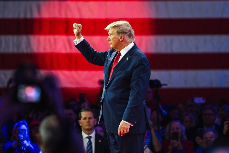 Officials secretly advise states on Trump midterm interference meddling