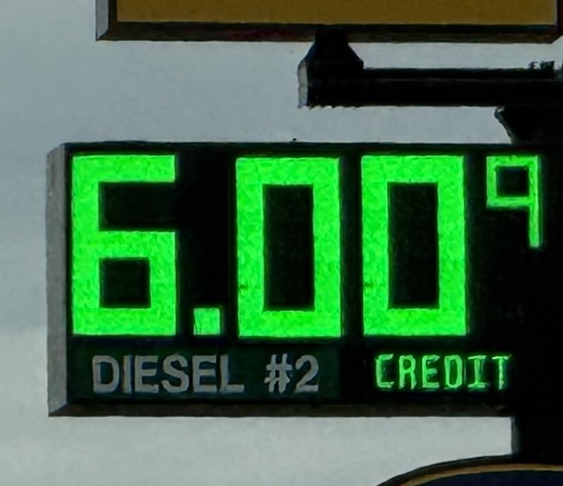 JUST IN - U.S. national average Diesel price has crossed $6 a gallon for the first time, according to live GasBuddy data.
