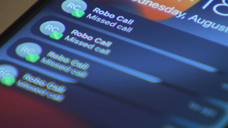 FCC may let AI robocalls hit your cellphone before midterms