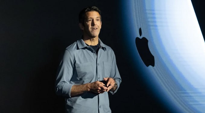 JUST IN - Apple announces that John Ternus will become CEO on September 1, 2026, with Tim Cook remaining CEO until the summer, to oversee the transition process.MORE - Arthur Levinson, who is CEO of Google's anti-aging company, Calico, will become Apple's lead independent director.Read here: 