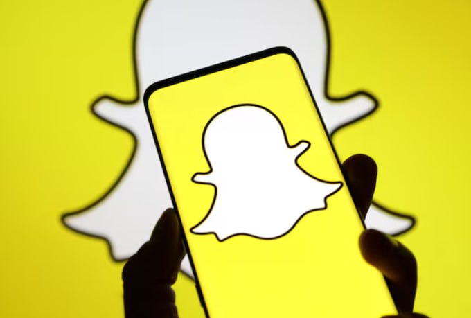 JUST IN - Snapchat-parent, Snap, names Doug ​Hott as its new ‌CFO, replacing Derek Andersen who is expected to ​leave on May ​8.Read here: 